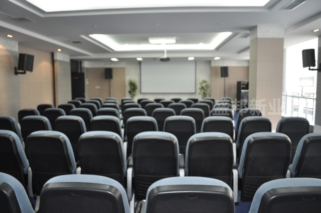 多媒体会议室.jpg