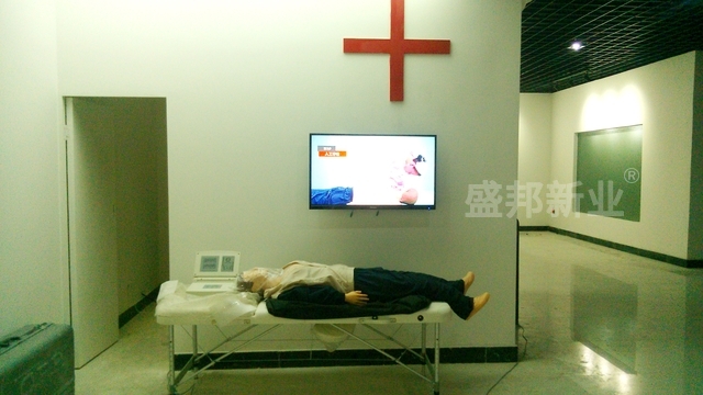 模拟人体急救.jpg