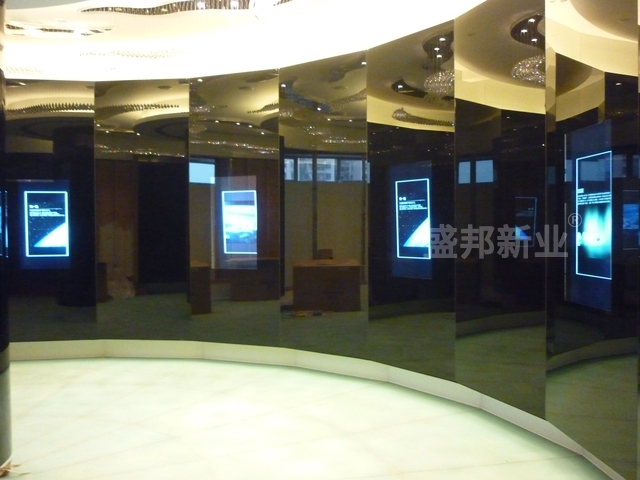 互动魔镜墙.jpg