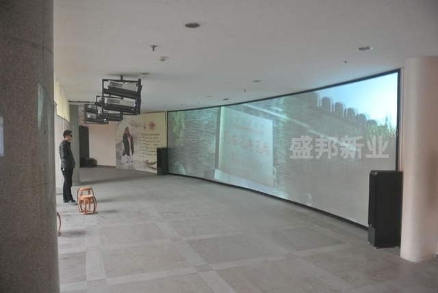 3D弧幕影院.jpg
