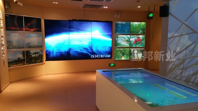 LED拼接屏背投互动桌联动.jpg